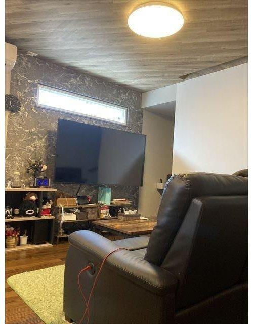 伊予市森　築浅戸建の内装