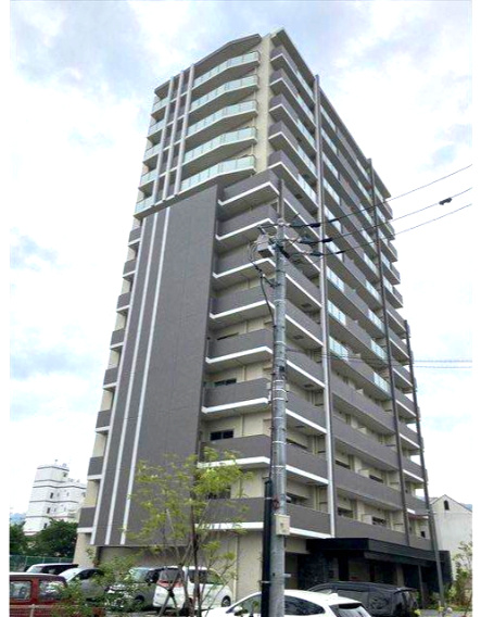 アルファステイツ本町の外観