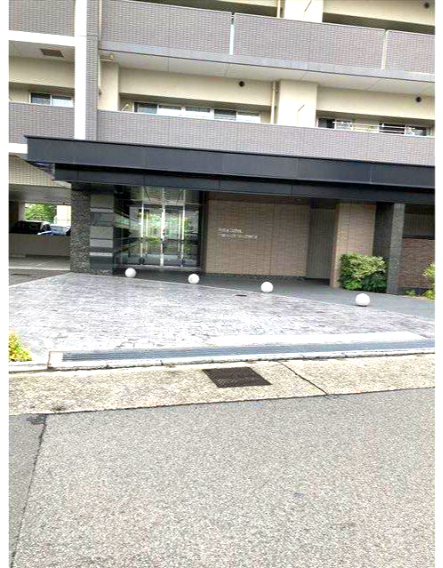 アルファステイツ本町の外観|入口側