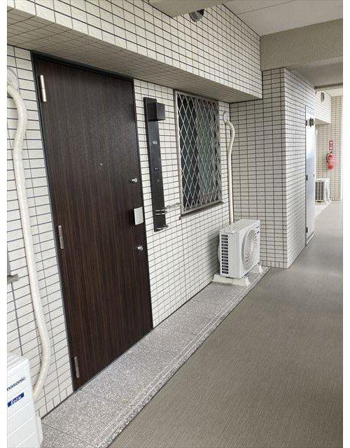 アルファステイツ本町六丁目の玄関