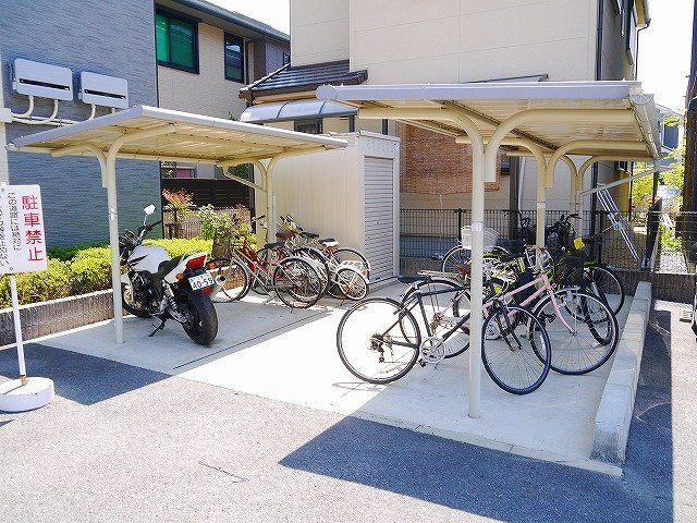 レオパレス南阪手Ⅱのその他共用部分|自転車置き場