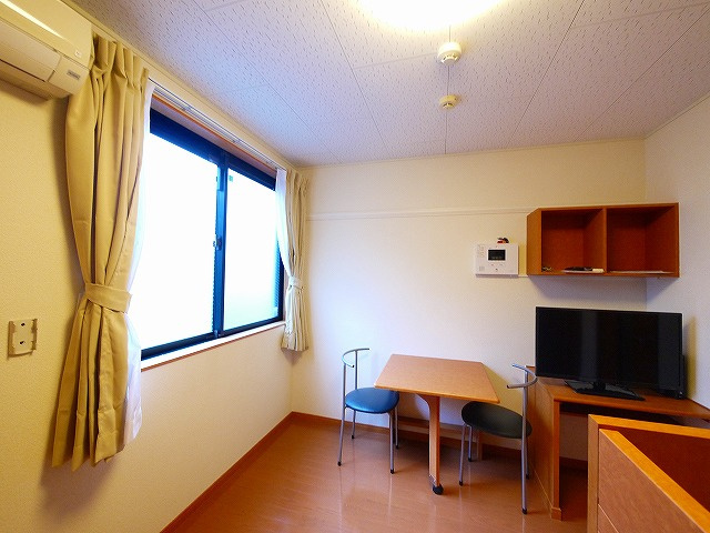 レオパレス南阪手Ⅱの洋室|個人の部屋や寝室として使える洋室です
