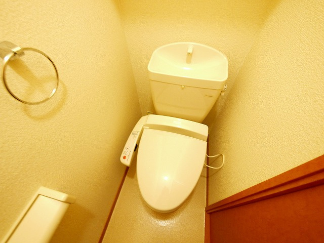 レオパレス南阪手Ⅱのトイレ|コンパクトで使いやすいトイレです