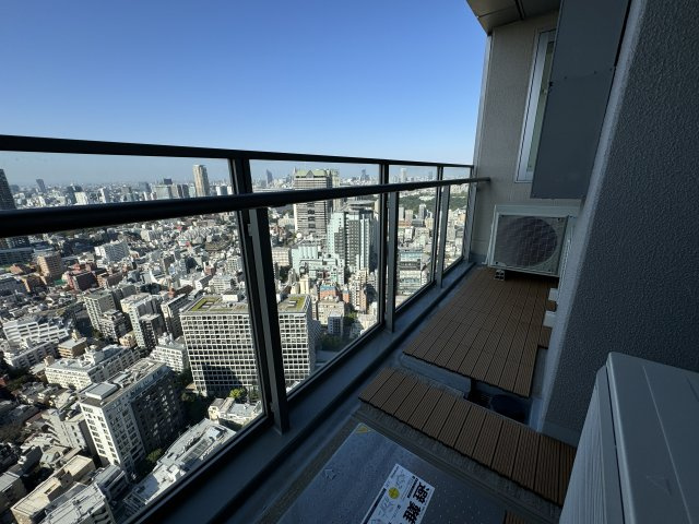 赤坂タワーレジデンス トップオブザヒルのバルコニー