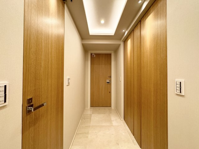 赤坂タワーレジデンス トップオブザヒルの玄関