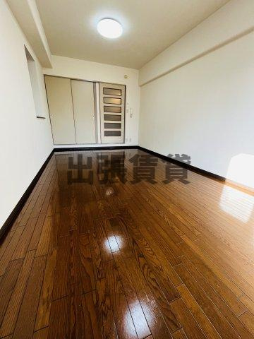 仲介手数料0円！クラフトアルスの居間・リビング