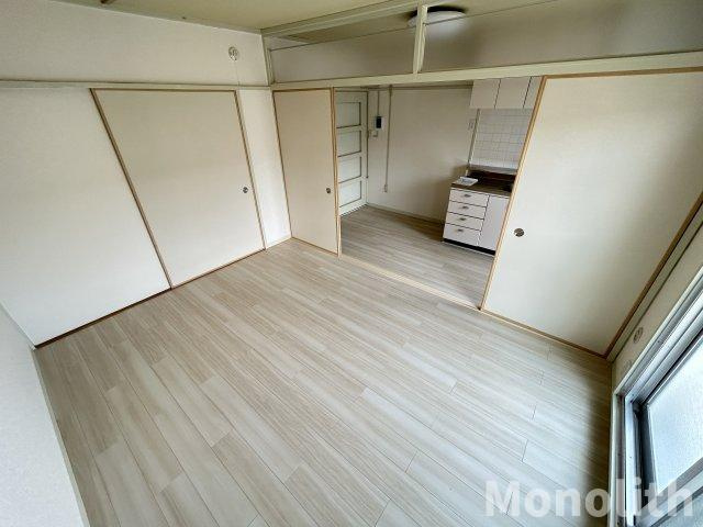 泉北桃山台１丁24号棟の居間・リビング