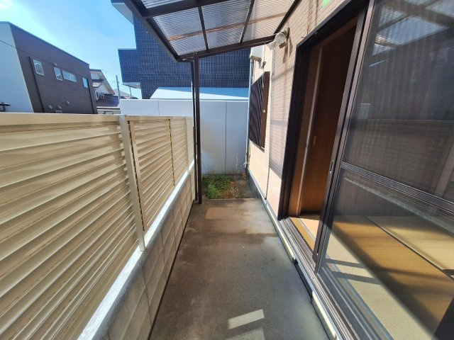 国分町(1438番6)戸建てのバルコニー|お洗濯にも便利なバルコニー付き