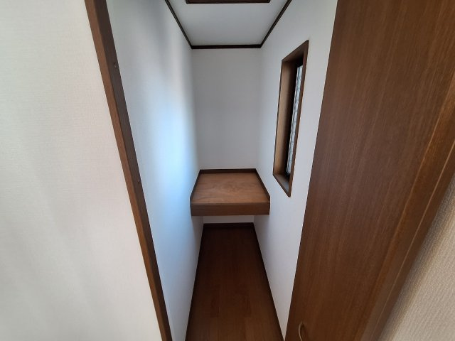 国分町(1438番6)戸建ての収納|小物を収納するのに便利です