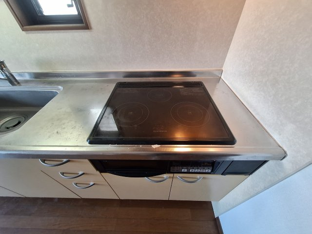 国分町(1438番6)戸建てのキッチン|ビルトインIHクッキングヒーター付