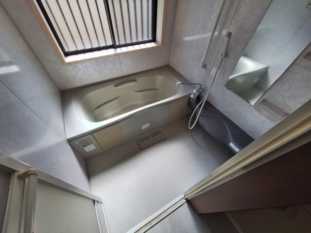 国分町(1438番6)戸建ての浴室|コンパクトで使いやすいお風呂です