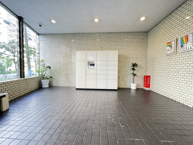 コンテ西葛西のその他共用部分|宅配ボックスも完備
