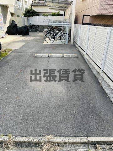 仲介手数料0円！SPACE CUBE HONJINの駐車場