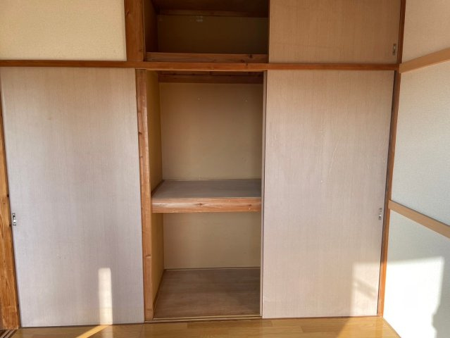 高山ハイツの収納