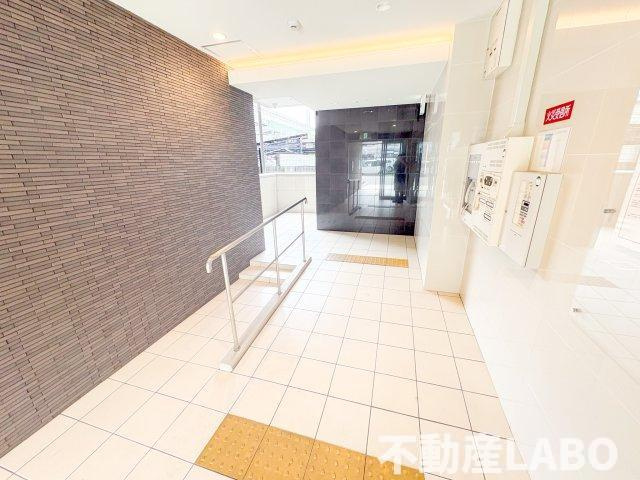 S-FORT難波西のエントランス