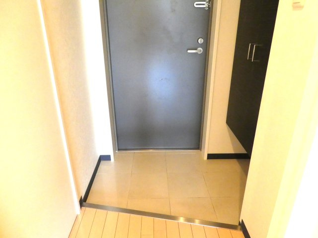 ビガーポリス133宝塚の玄関