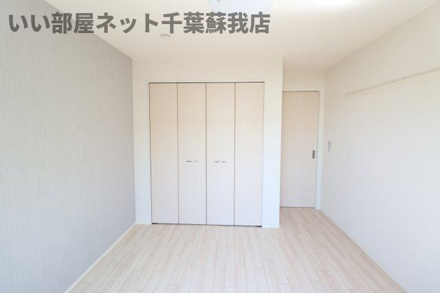 （仮称）千葉市中央区大森町新築アパートの寝室|落ち着いた色調の寝室です