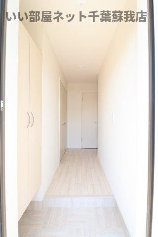 （仮称）千葉市中央区大森町新築アパートの玄関|明るい玄関です