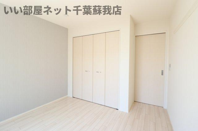 （仮称）千葉市中央区大森町新築アパートの寝室|広くて明るい寝室