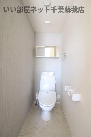 （仮称）千葉市中央区大森町新築アパートのトイレ|ゆったりとした空間のトイレです