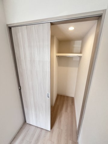 大阪市都島区中野町４丁目の賃貸マンションの収納