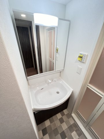 大阪市都島区中野町４丁目の賃貸マンションの洗面所