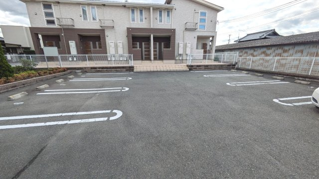 【駐車場】