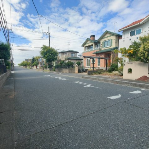 野田市つつみ野　中古戸建の前面道路含む現地写真