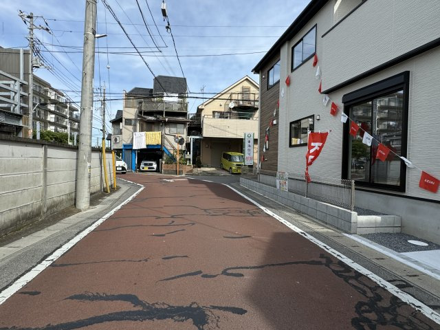 鎌ケ谷市鎌ケ谷１丁目新築戸建（鎌ケ谷９期）の前面道路含む現地写真|西側前面道路・幅員約6ｍ