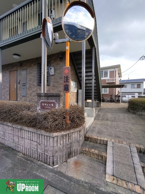 ラフィーネAのエントランス