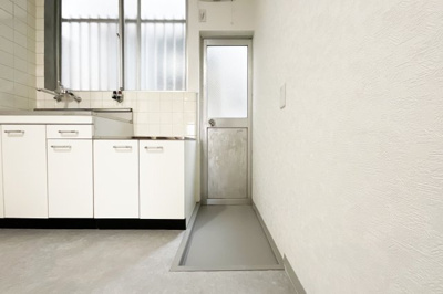 【キッチン】 | 京都市山科区西野大鳥井町　中古テラス | 〈こちらの物件〉に興味がある方はお気軽にお問い合わせ下さい！月々のお支払い希望額からお客様が購入可能な物件の価格をシミュレーション致します(*´▽｀*)