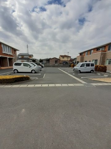 サニーガーデンＡの駐車場|駐車スペースもあります