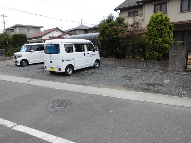 カネオカ東パーキングの駐車場