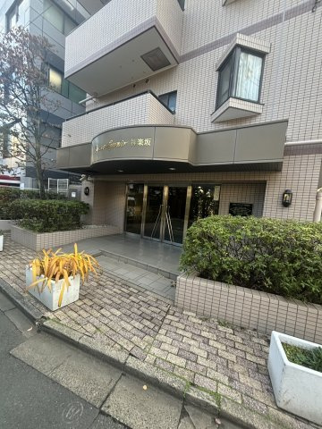 グランシャリオ神楽坂のエントランス