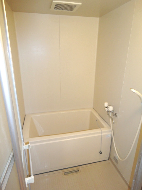 コンフォート21【キャッシュバック対象物件】の浴室|コンパクトで使いやすいお風呂です