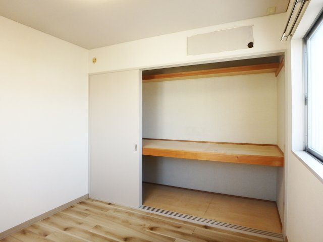 甲子園三保町戸建の収納