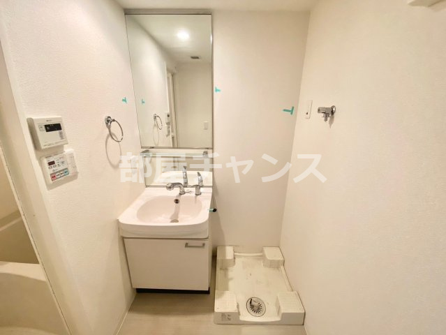 プレサンス栄モードの独立洗面台