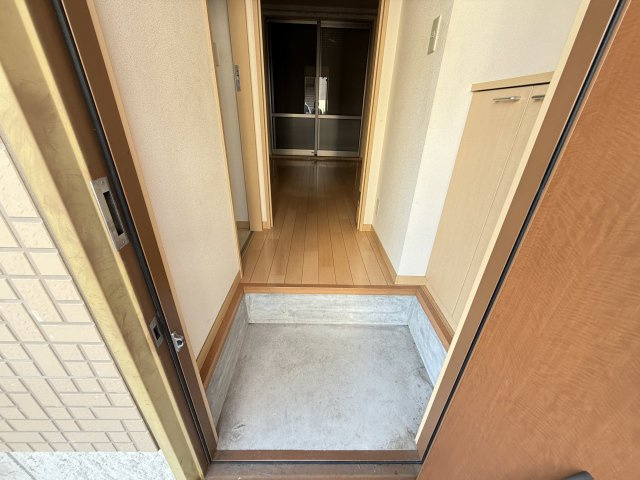 シャーメゾン・クレール B棟の玄関
