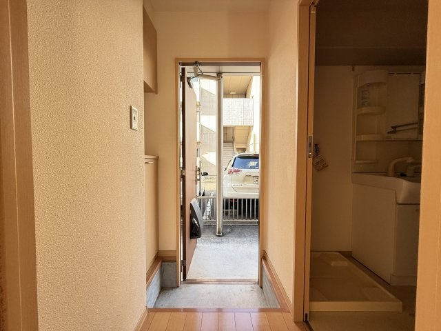 シャーメゾン・クレール B棟の玄関