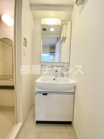 プレサンス栄フェルの独立洗面台