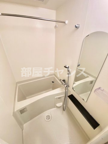 プレサンス栄フェルの浴室