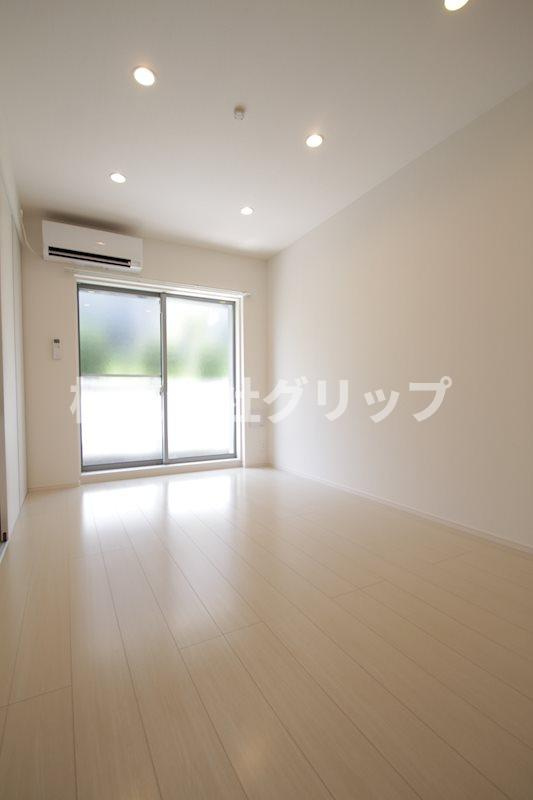 リブリ・石川町の洋室