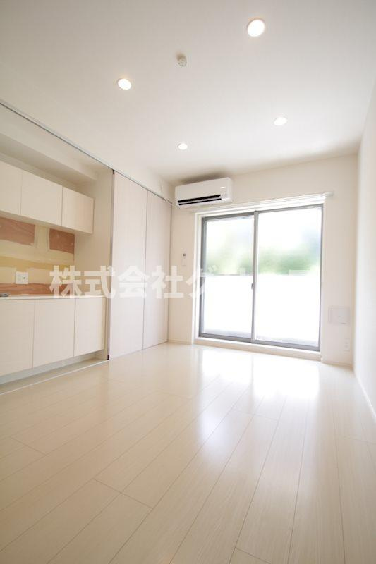 リブリ・石川町の洋室