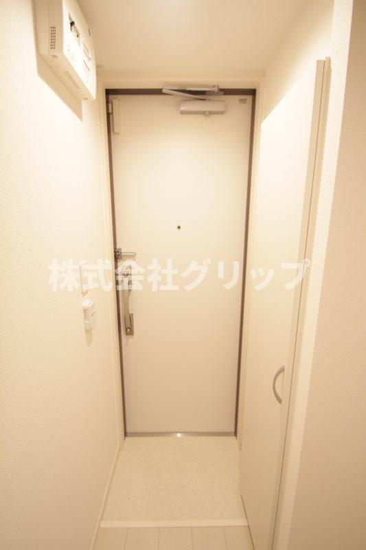 リブリ・石川町の玄関