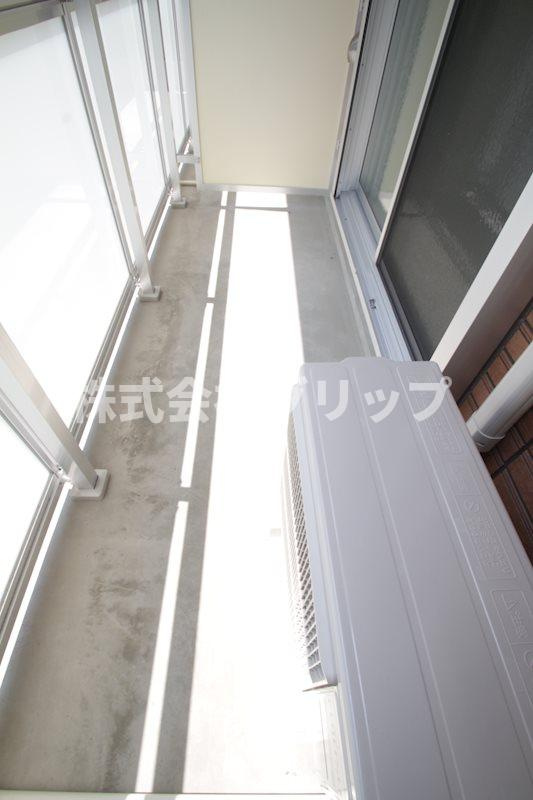 リブリ・石川町のバルコニー