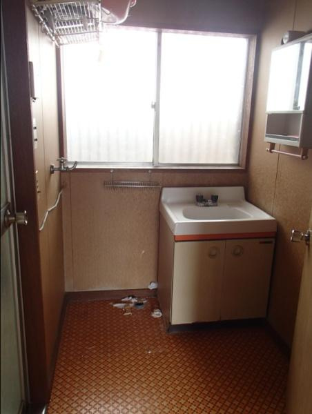 出雲市小山町　中古戸建の独立洗面台