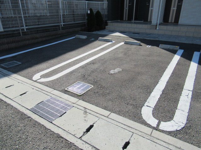 サンヒルズ・ラフォーレⅡの駐車場