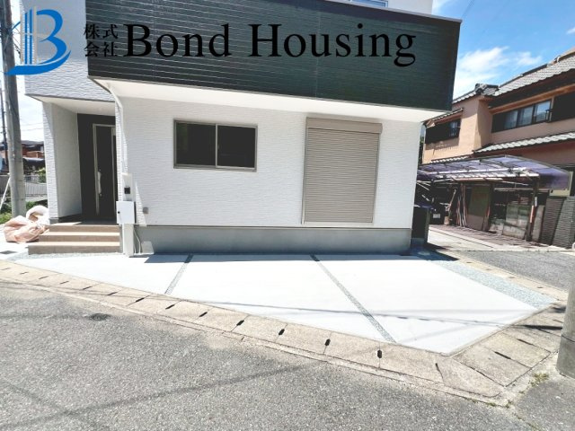 LDK19帖・ＳＩＣ　ＷＩＣ付き・上新地1期　限定1棟の駐車場