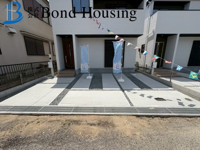 LDK19帖・ＳＩＣ　ＷＩＣ付き・玉津町今津　2期2号棟の駐車場