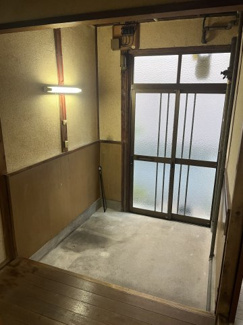 【玄関】 | 奥野貸家 | 広々とした玄関です。